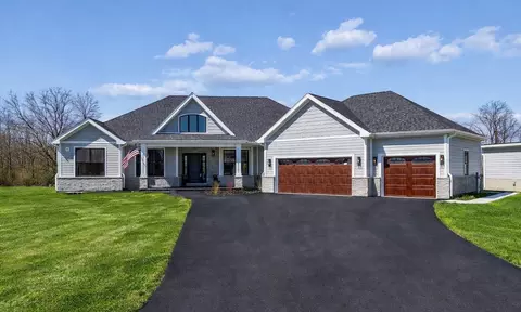 10408 Henning Dr, Huntley, IL 60142