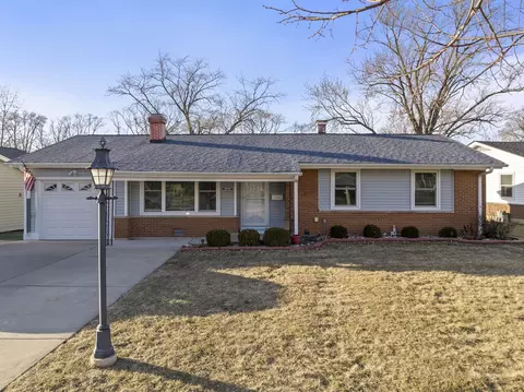 1230 Hemlock Dr, Elk Grove Village, IL 60007