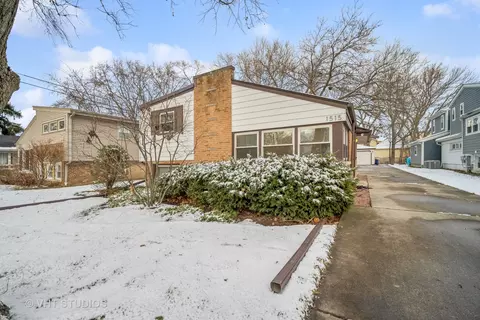 1515 Arbor Ave, Highland Park, IL 60035