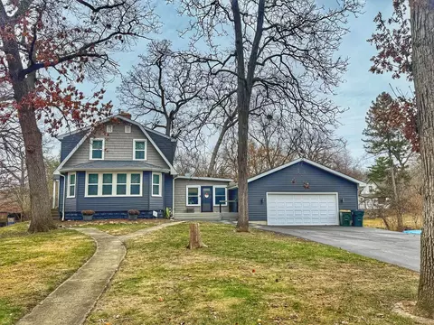 28612 W Mall Rd, Ingleside, IL 60041