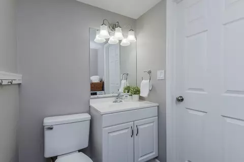 Bath - 1560 Timber Trl, Wheaton, IL 60189 photo 2 of 2
