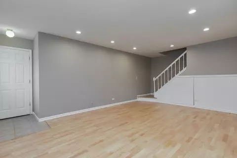 Living - 1560 Timber Trl, Wheaton, IL 60189 photo 2 of 3