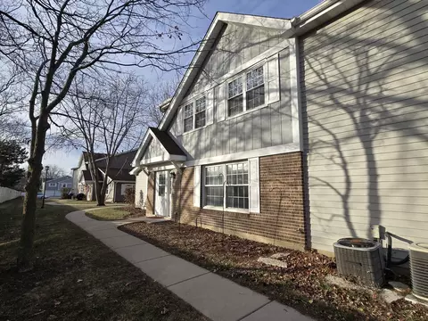 Exterior - 1560 Timber Trl, Wheaton, IL 60189 photo 2 of 4