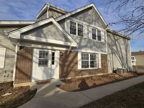 1560 Timber Trl, Wheaton, IL 60189
