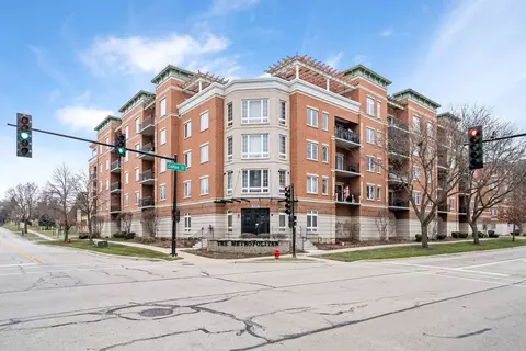 235 N Smith St #206, Palatine, IL 60067