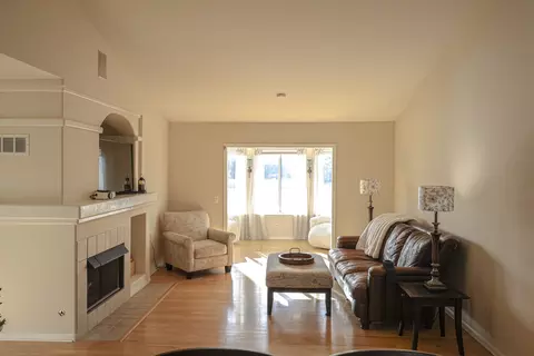 6720 Clear Creek Dr, Plainfield, IL 60586 photo 2