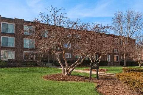 1260 N Western Ave #210, Lake Forest, IL 60045