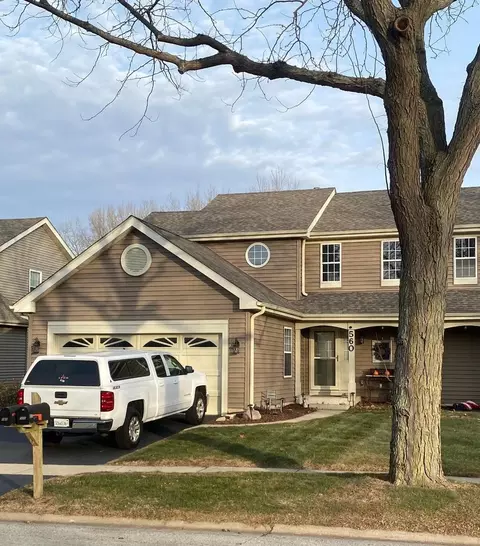 560 Tewksbury Cir, Oswego, IL 60543