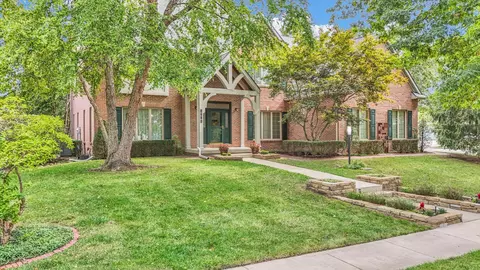 2412 Wendover Pl, Champaign, IL 61822