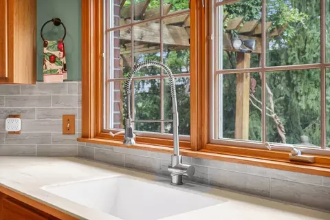 Kitchen - 2412 Wendover Pl, Champaign, IL 61822 photo 5 of 12