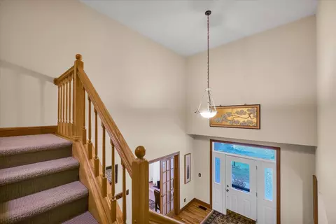 Entry Way - 2412 Wendover Pl, Champaign, IL 61822 photo 6 of 14