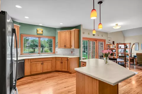 Kitchen - 2412 Wendover Pl, Champaign, IL 61822 photo 3 of 12