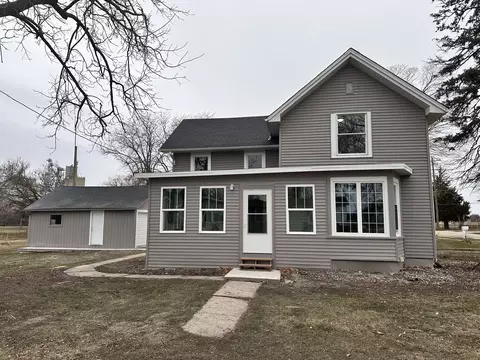218 N West St, Earlville, IL 60518