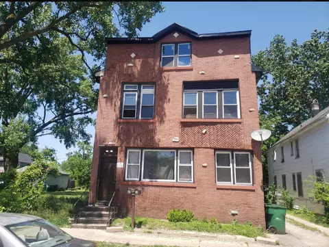 538 E 154th Pl, Phoenix, IL 60426 photo 1