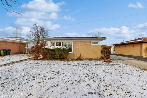 7700 Maple St, Morton Grove, IL 60053