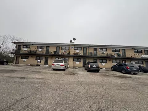 44 King Arthur Ct #4, Northlake, IL 60164