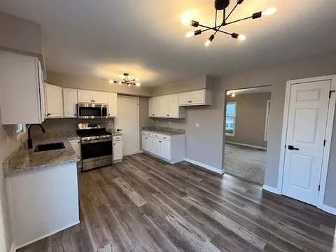 Kitchen - 2824 Ruth Fitgerald Dr, Plainfield, IL 60586 photo 4 of 5