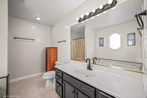 2838 W Corning Rd, Peotone, IL 60468 photo 16