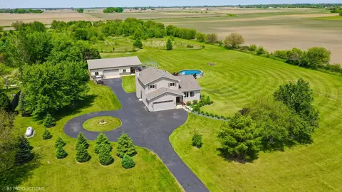 2838 W Corning Rd, Peotone, IL 60468 photo 8