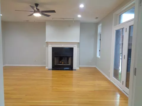 641 E Pershing Ave #101, Chicago, IL 60653 photo 4
