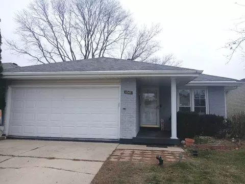 1045 Fulton Dr, Streamwood, IL 60107