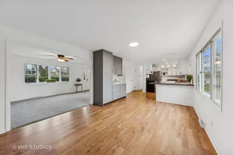 Living - 741 Pine St, Batavia, IL 60510 photo 3 of 5