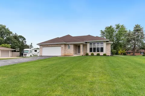 335 E Francis Rd, New Lenox, IL 60451