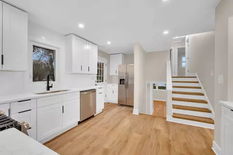 2419 Forest Ave, North Riverside, IL 60546 photo 9