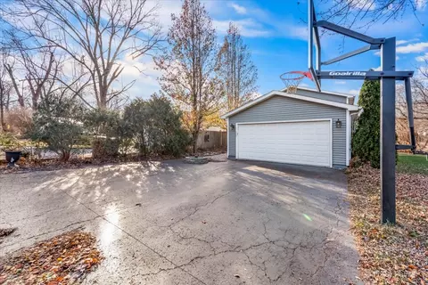 529 Maplewood Dr, Lakemoor, IL 60051 photo 30