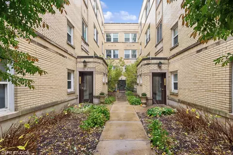 1415 W Catalpa Ave #3S, Chicago, IL 60640