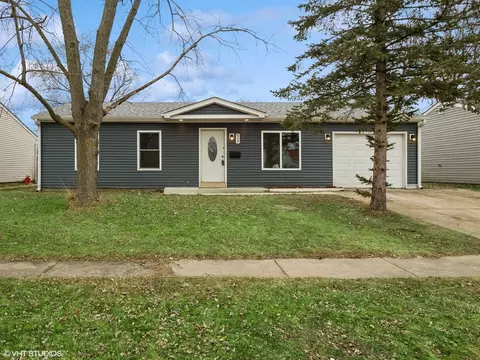 829 Post Ln, Streamwood, IL 60107