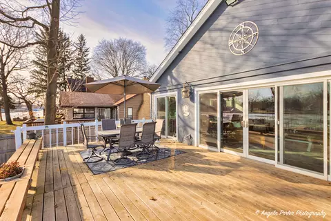 Exterior - 1712 N Riverside Dr N, Mchenry, IL 60050 photo 3 of 6