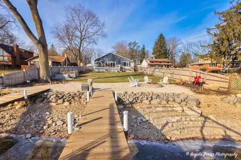 Exterior - 1712 N Riverside Dr N, Mchenry, IL 60050 photo 6 of 6