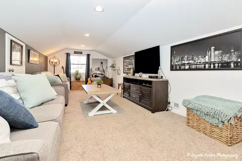 Living - 1712 N Riverside Dr N, Mchenry, IL 60050 photo 5 of 6