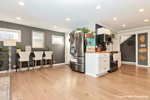 Kitchen - 1712 N Riverside Dr N, Mchenry, IL 60050 photo 4 of 4
