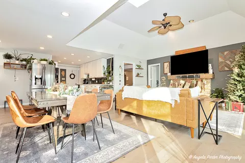 Dining - 1712 N Riverside Dr N, Mchenry, IL 60050 photo 3 of 3
