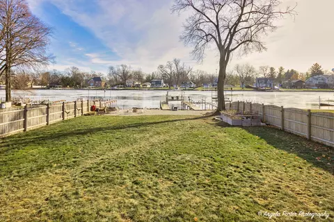 Exterior - 1712 N Riverside Dr N, Mchenry, IL 60050 photo 2 of 6