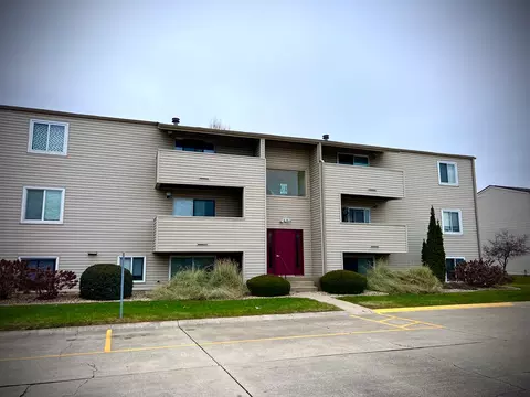 2003 S Mattis Ave #B, Champaign, IL 61821