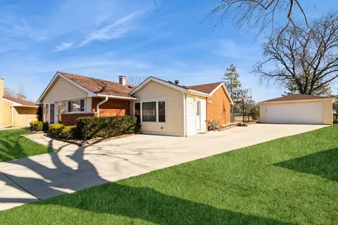524 W Ridge Ct, Arlington Heights, IL 60004