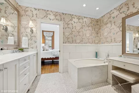 Bath - 29 E Division St, Chicago, IL 60610 photo 2 of 7
