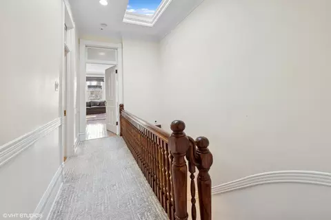 Entry Way - 29 E Division St, Chicago, IL 60610 photo 4 of 5