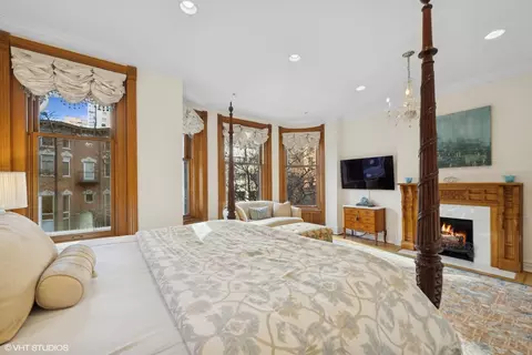 Bedroom - 29 E Division St, Chicago, IL 60610 photo 3 of 7