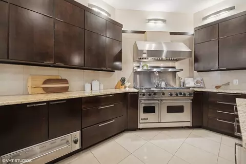 Kitchen - 29 E Division St, Chicago, IL 60610 photo 3 of 6