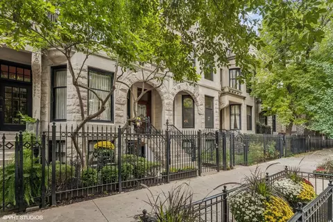Exterior - 29 E Division St, Chicago, IL 60610 photo 2 of 4