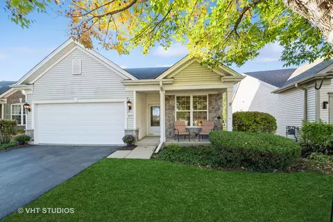 2505 Sandlewood Cir, Elgin, IL 60124