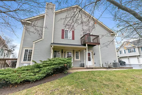 348 Windsor Ct #C, South Elgin, IL 60177