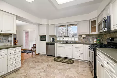 194 E Walnut St, Herscher, IL 60941 photo 9