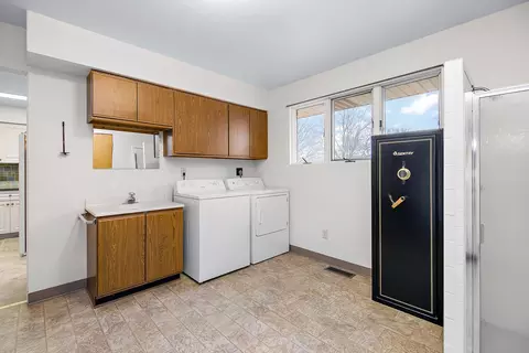 194 E Walnut St, Herscher, IL 60941 photo 10
