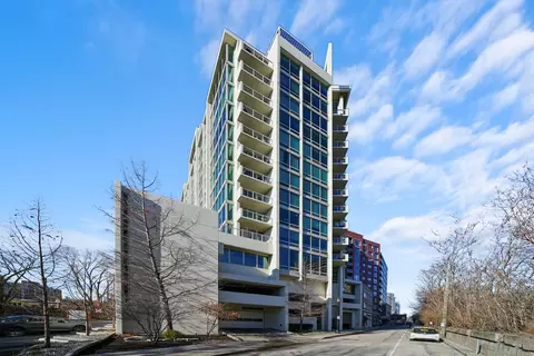 1570 Elmwood Ave #1102, Evanston, IL 60201