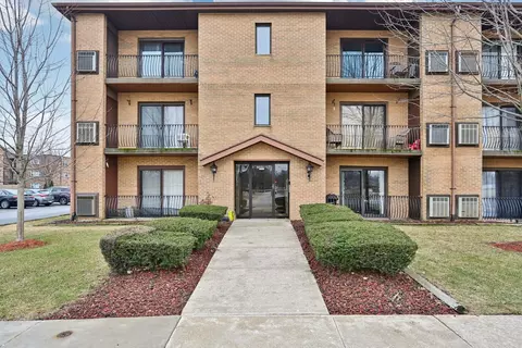 7321 175th St #1F, Tinley Park, IL 60477